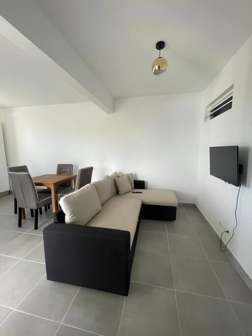 לה דיאמנט Bas De Villa F2 Neuf Avec Terrasse Et Piscine מראה חיצוני תמונה